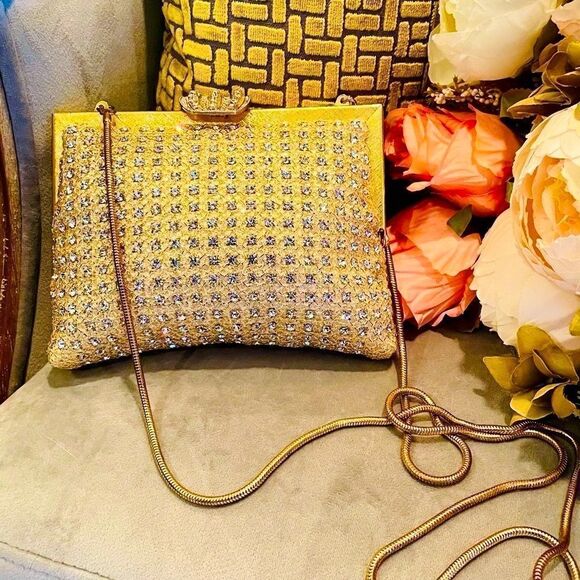 ♥️ Mid century rhinestone evening purse gold lamé beneath Swarovski Crystals!